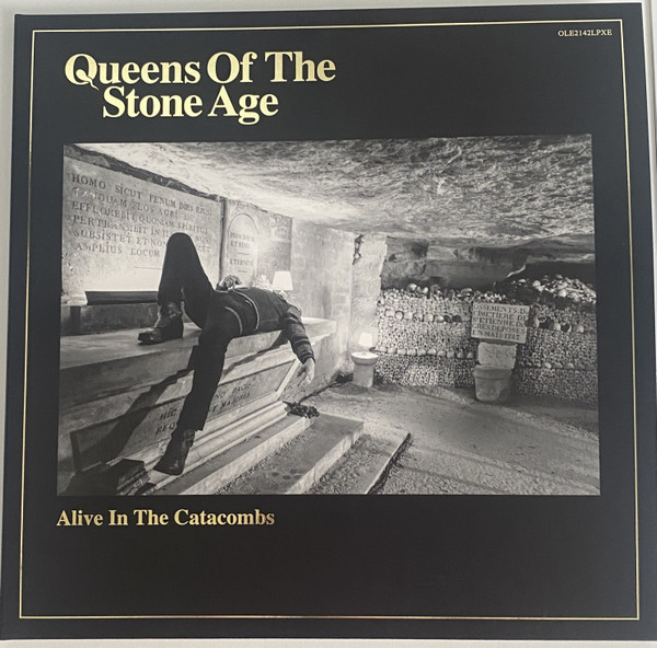 Queens Of The Stone Age - Alive In The Catacombs